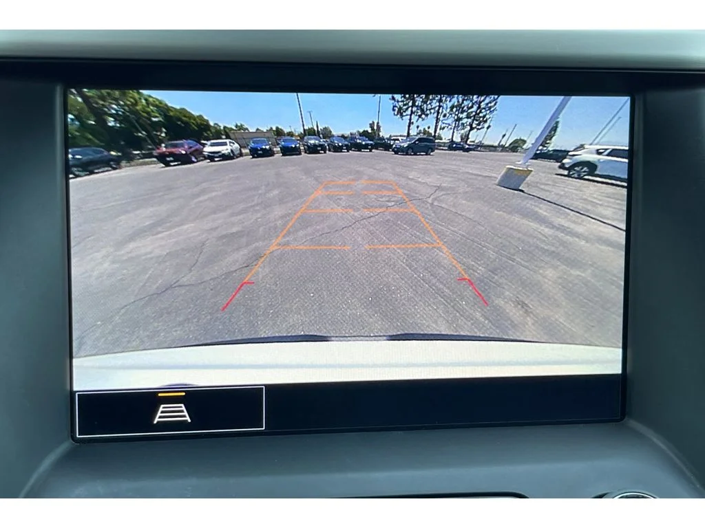 Used 2023 Summit White GMC SLT image 28