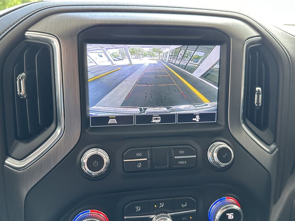 Used 2022 White GMC Denali image 28