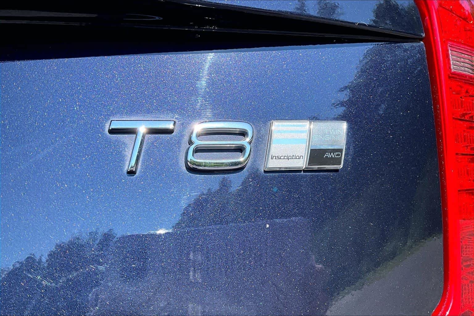 Used 2017 Magic Blue Metallic Volvo Inscription image 10