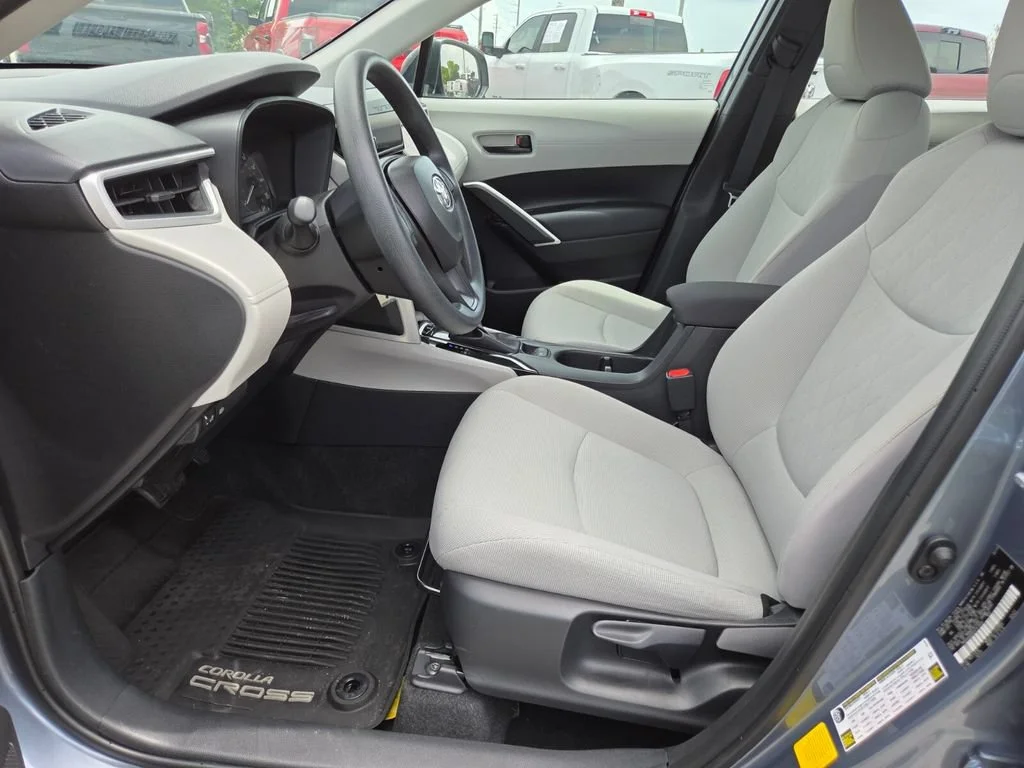 Used 2025 Celestite Toyota L image 28