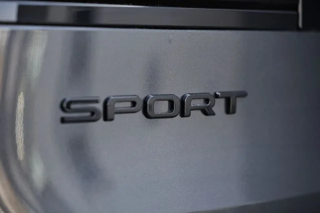 New 2026  Land Rover SE image 10