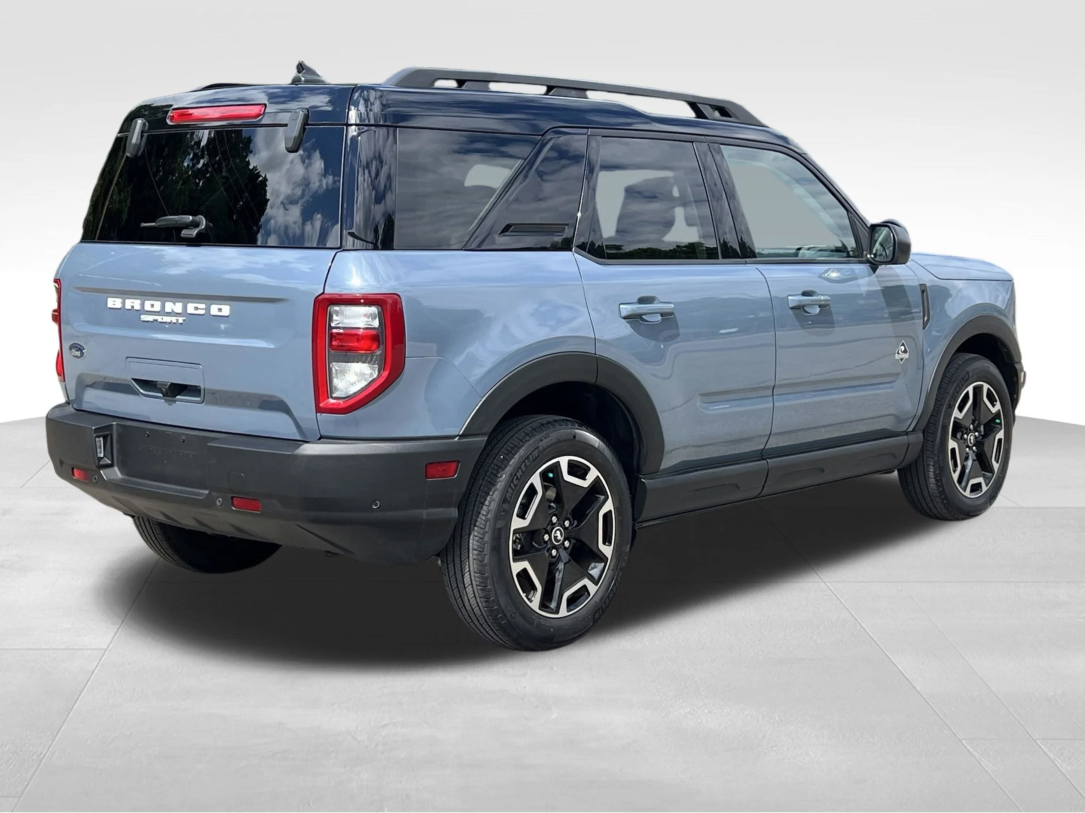 Used 2024 Gray Ford Outer Banks image 7