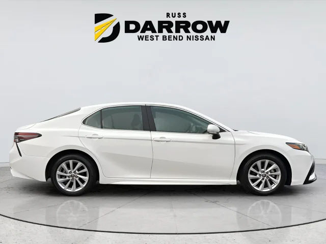 Used 2024  Toyota  image 6
