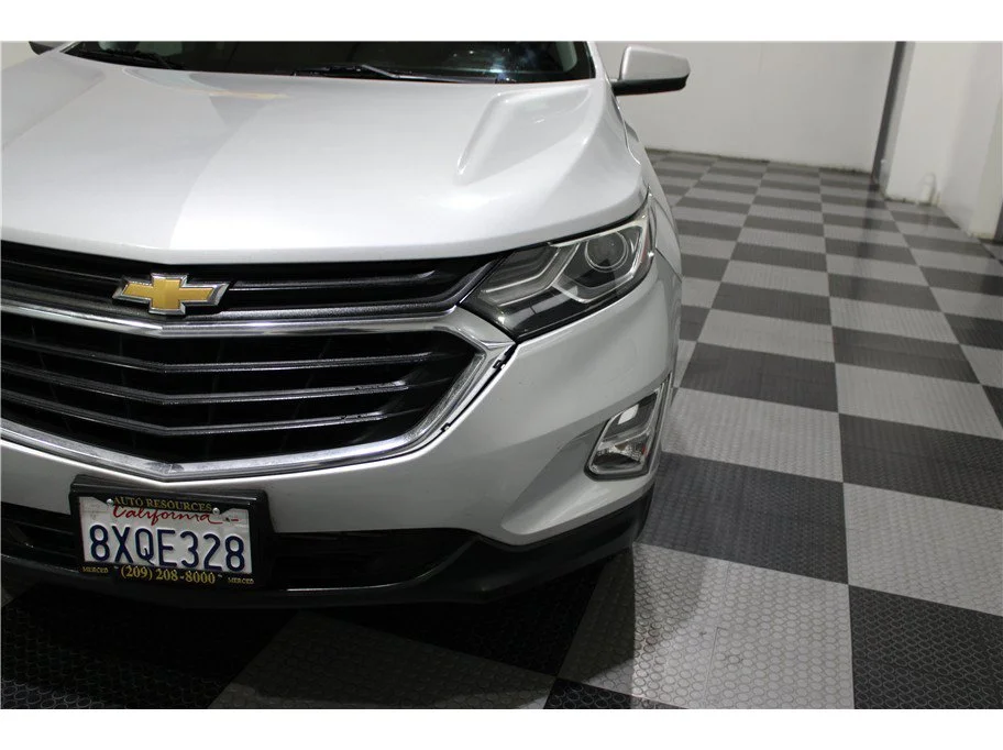 Used 2018 Silver Ice Metallic Chevrolet LT image 8