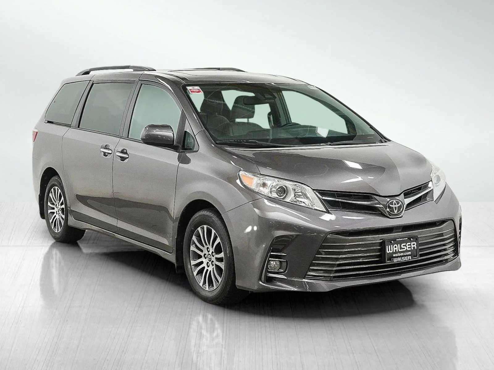 Used 2019 Gray Toyota XLE image 7