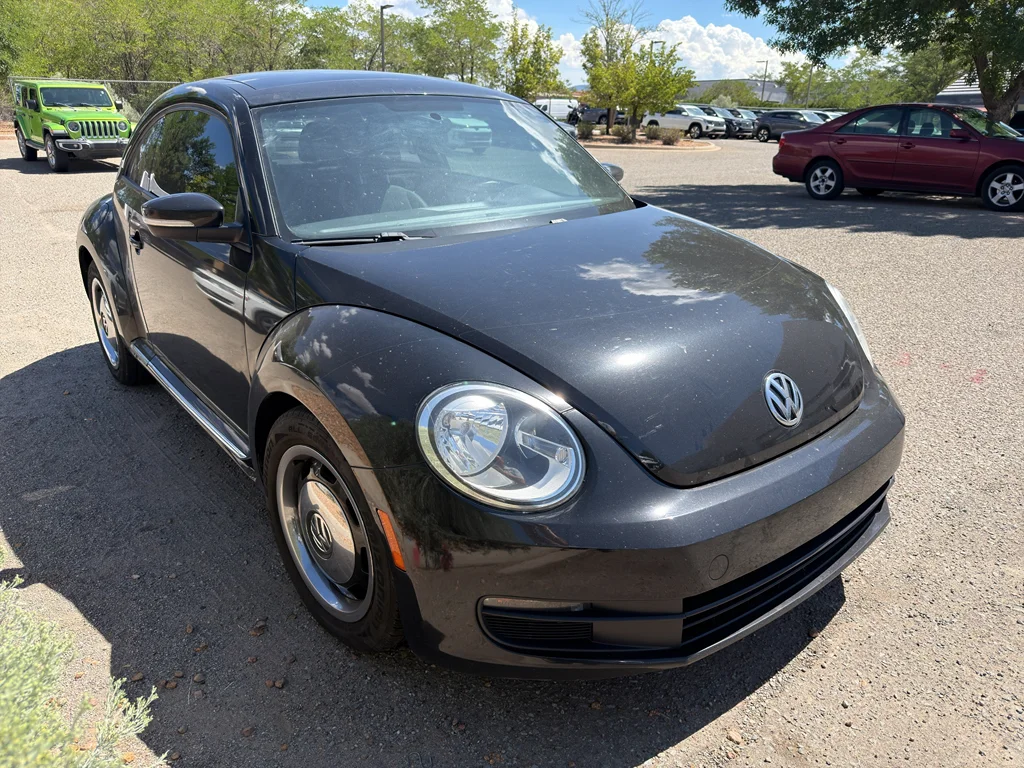Used 2012 Black Uni Volkswagen 2.5L w/Sun PZEV image 13