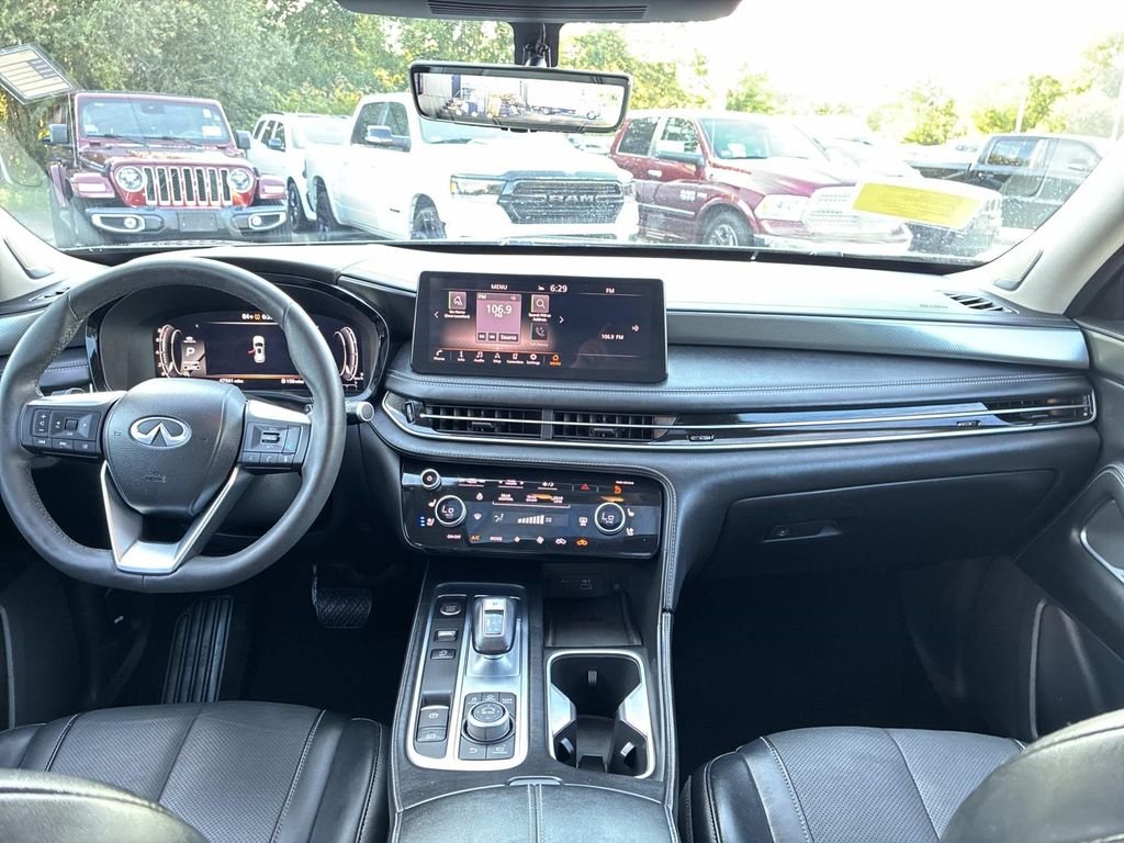 Used 2023 Black INFINITI LUXE image 20