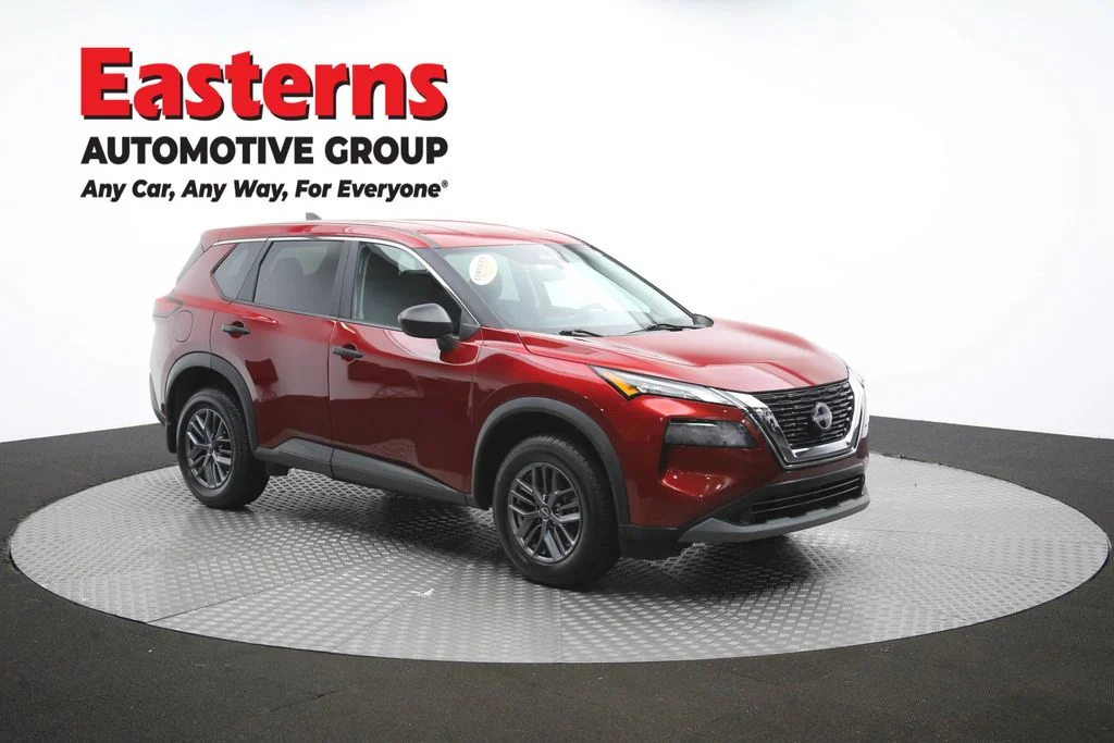 Used 2023 Red Nissan S image 47