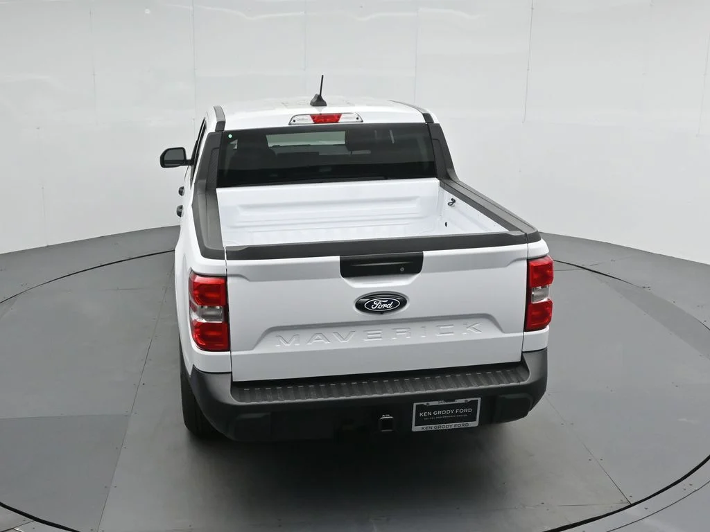 New 2026 Oxford White Ford XLT image 36