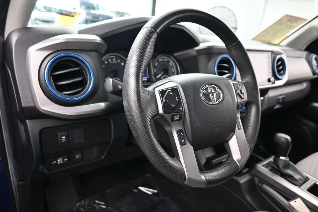 Used 2022 Blue Toyota SR5 image 15