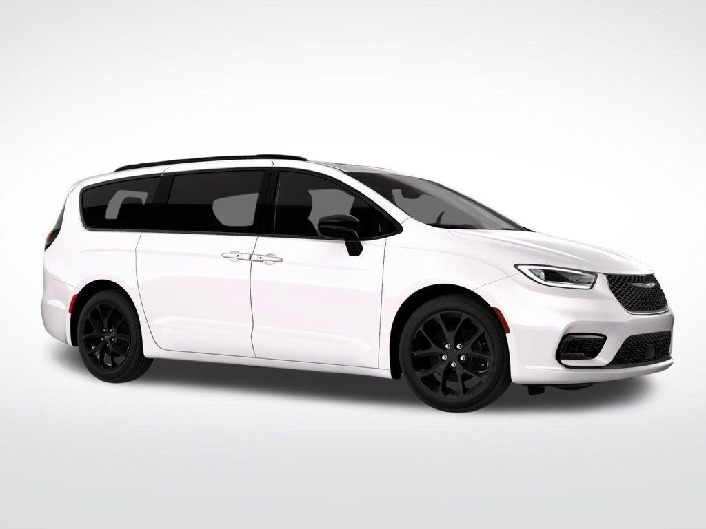 Used 2026 White Chrysler Limited image 5