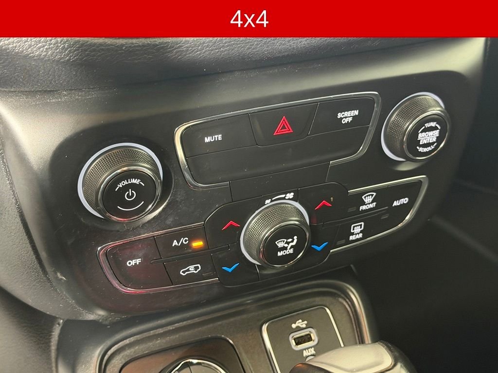 Used 2018 White Jeep Trailhawk image 10