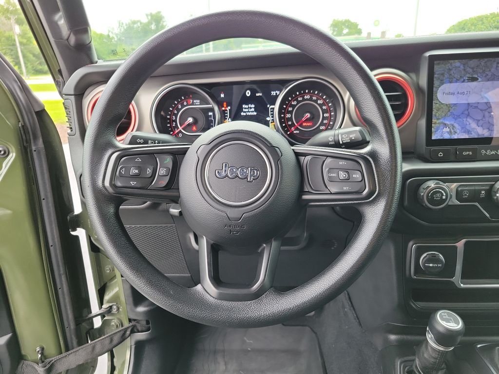 Used 2020 Green Jeep Sport image 17