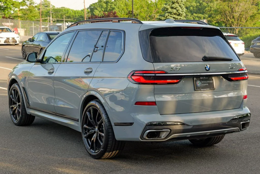 Used 2024 Brooklyn Gray Metallic BMW xDrive40i image 5
