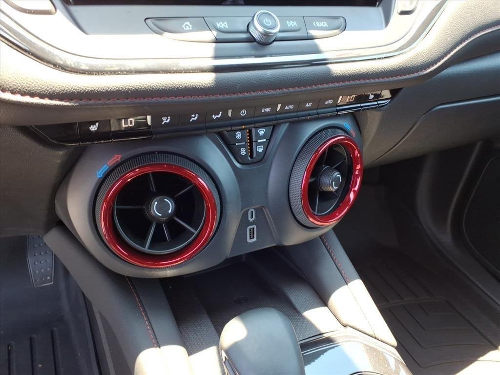 Used 2025 Iridescent Pearl Tricoat Chevrolet RS image 21
