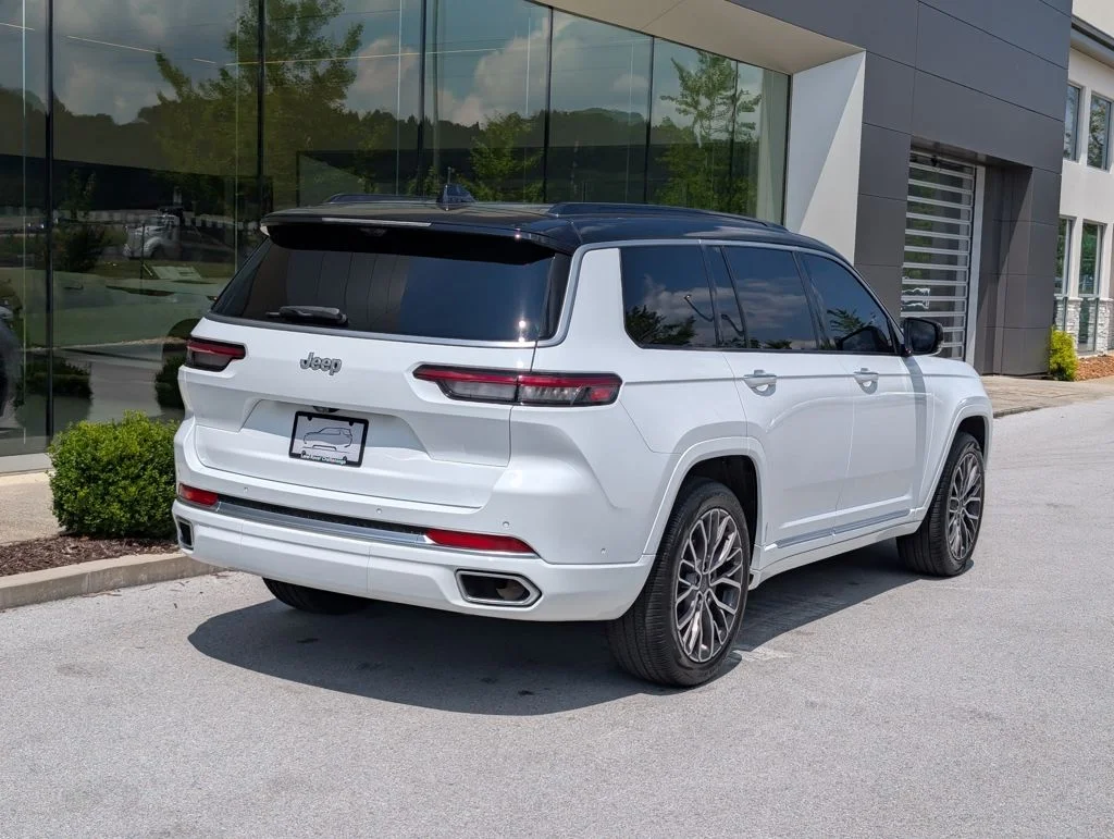 Used 2024 White Jeep Summit image 7