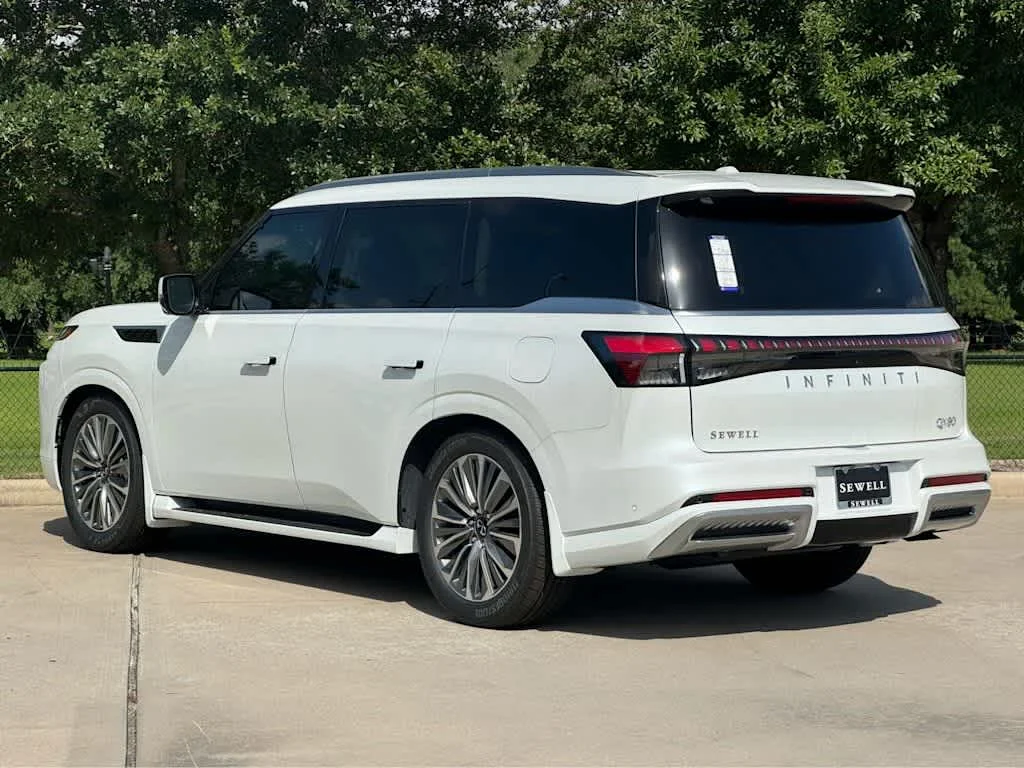 New 2026 RADIANT WHITE INFINITI Luxe 2WD image 5