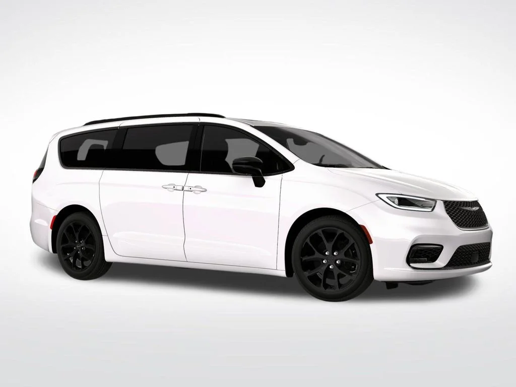 Used 2026 White Chrysler Limited image 5