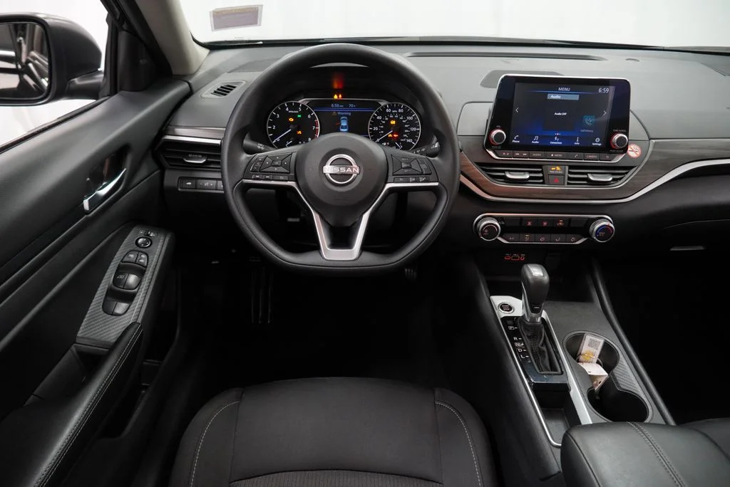 Used 2025 Black Nissan 2.5 SV image 12