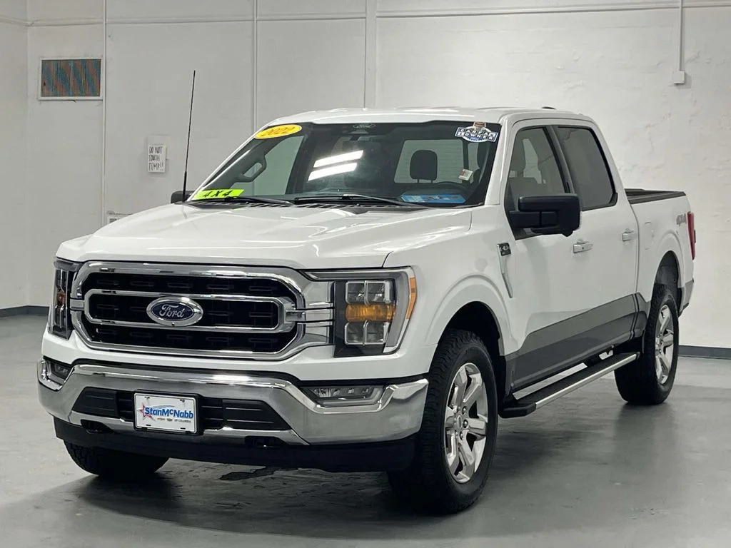 Used 2022 Oxford White Ford XLT Super Crew  4x4 5.0L 1 Owner 302A image 4