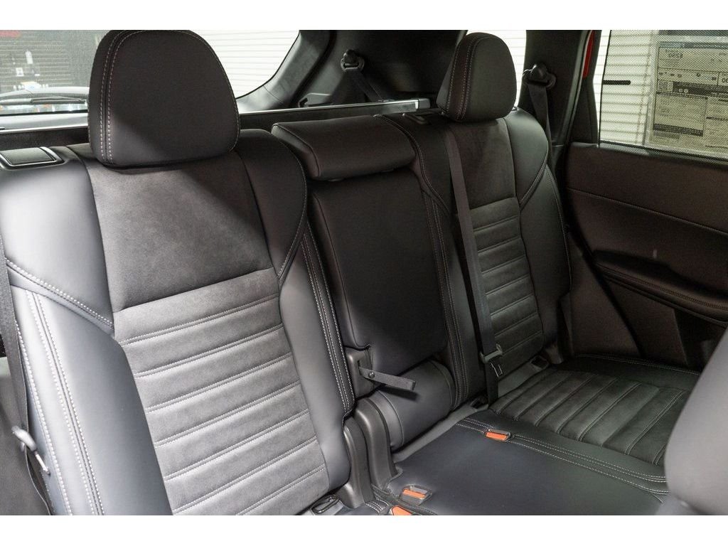 2025 Mitsubishi Outlander Plug-in Hybrid SE - Photo 23