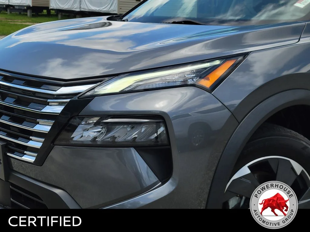 Used 2024 Gray Nissan SV image 10