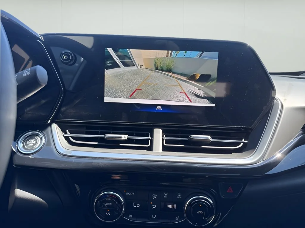 New 2026 Summit White Chevrolet ACTIV image 22