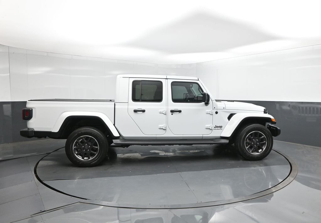 Used 2023 White Jeep Overland image 11