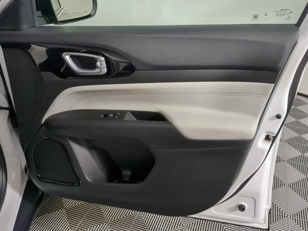 Used 2025 Bright White Clearcoat Jeep Limited image 20