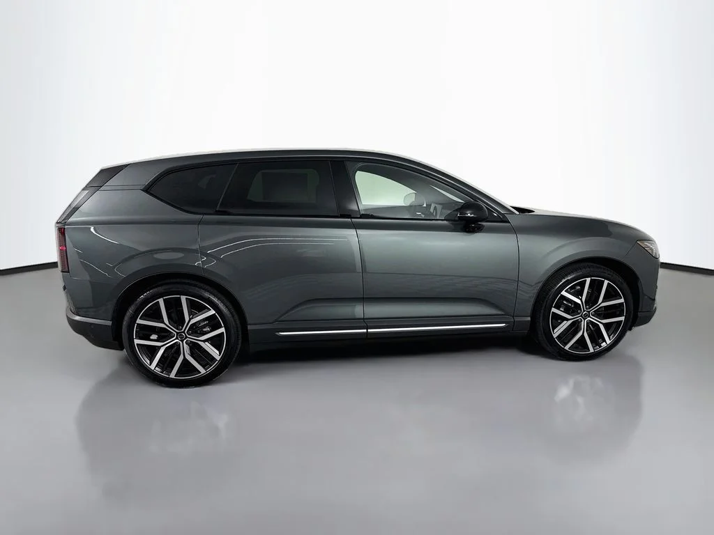 New 2027  Volvo  image 8