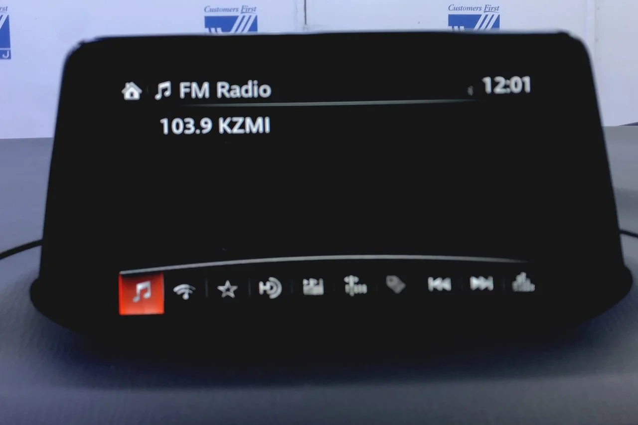 Used 2018 Machine Gray Mazda Sport image 22