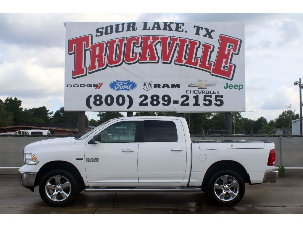 2017 RAM 1500 Lone Star 4x4 Crew Cab 5'7's photo