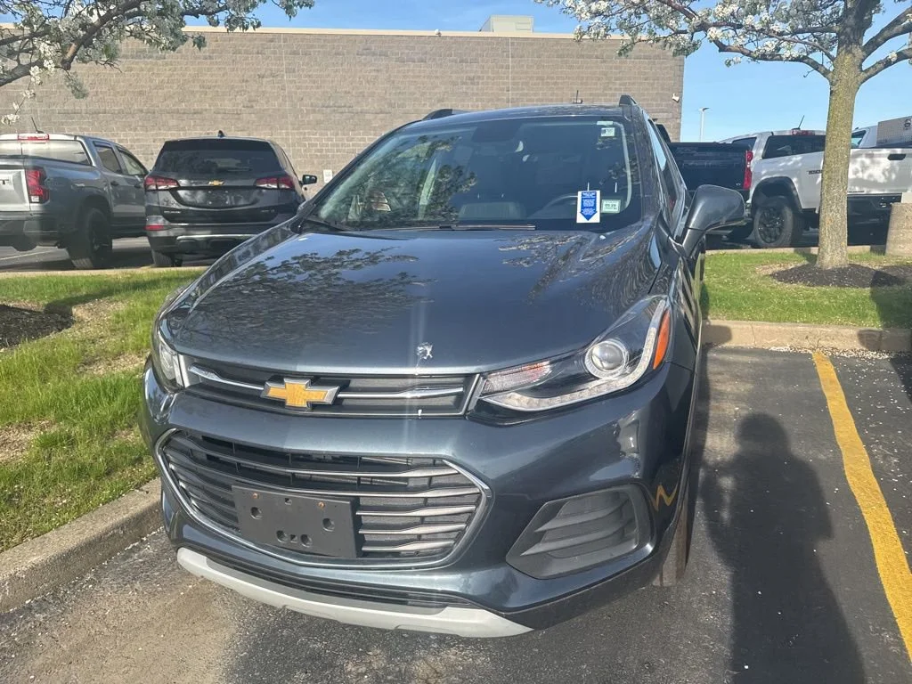Used 2022 Chevrolet Trax LT with VIN KL7CJPSM1NB569113 for sale in Hamburg, NY
