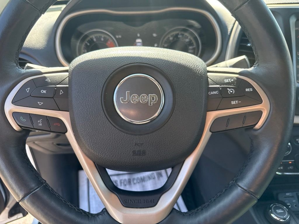 Used 2016 White Jeep Limited image 25