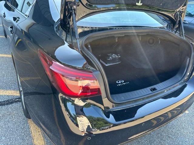 Used 2023 Black INFINITI LUXE image 10