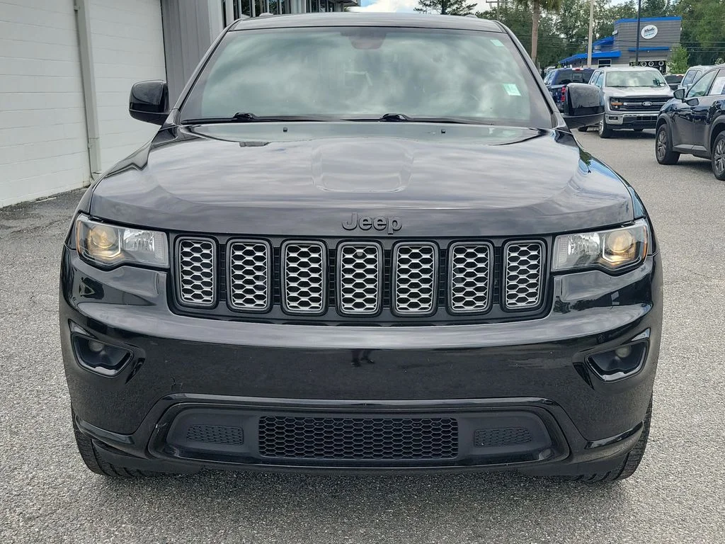 Used 2020 Black Jeep Altitude image 8