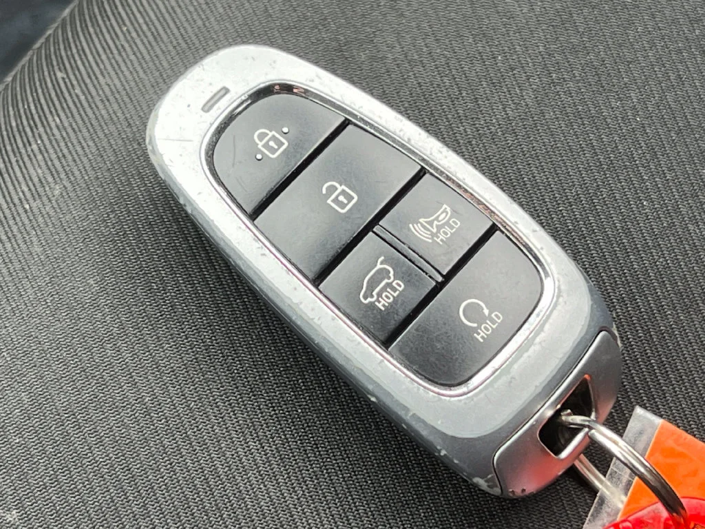 Used 2024 Gray Hyundai SEL image 29