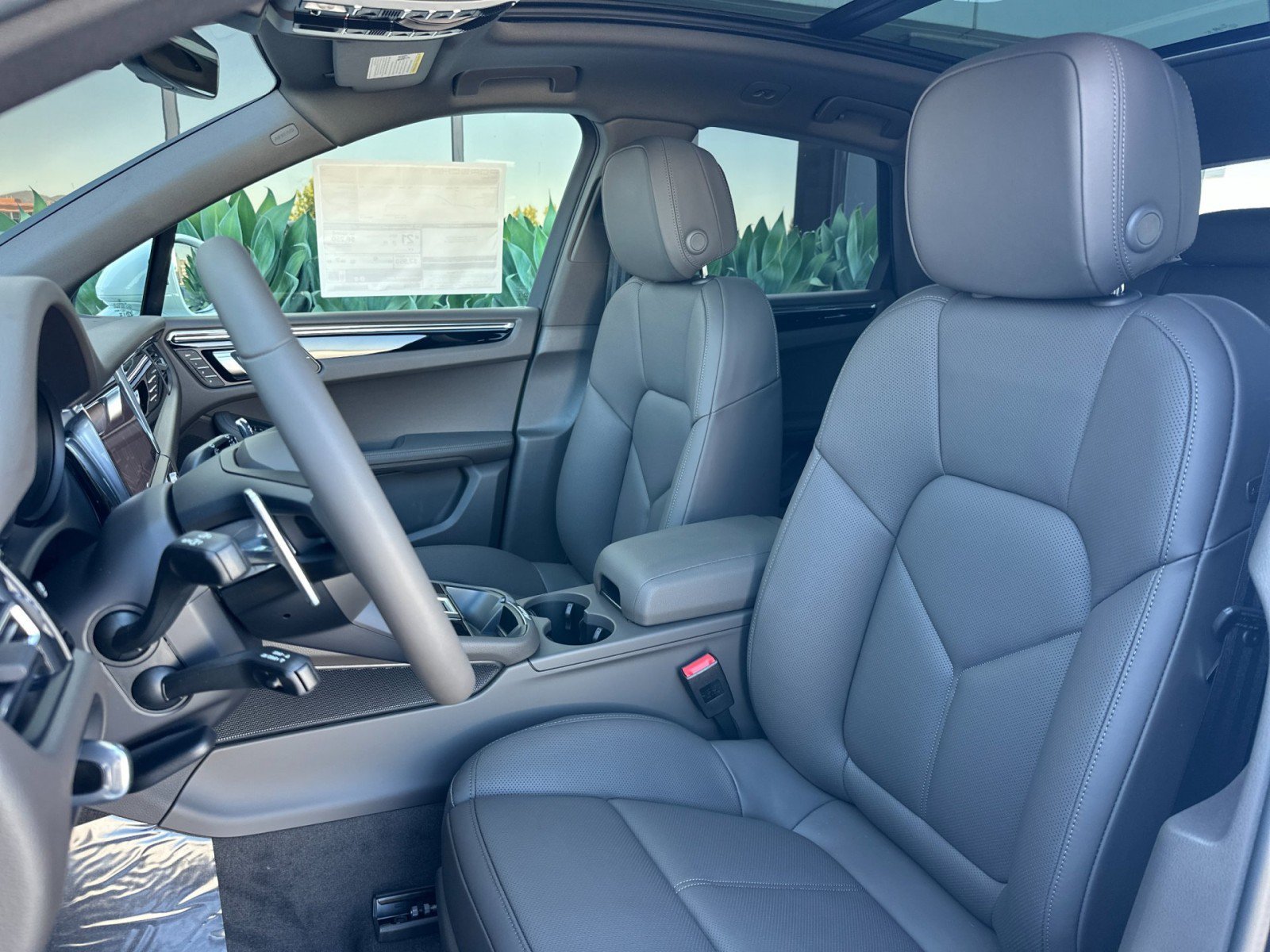 New 2026 White Porsche Macan (AWD) image 5