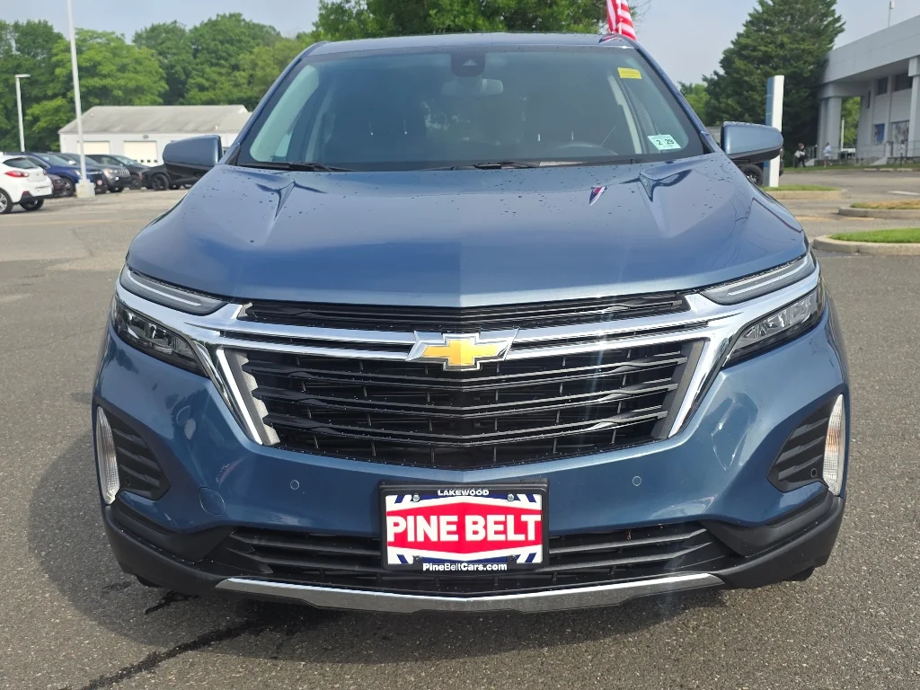 Used 2024 Lakeshore Blue Metallic Chevrolet LT image 10