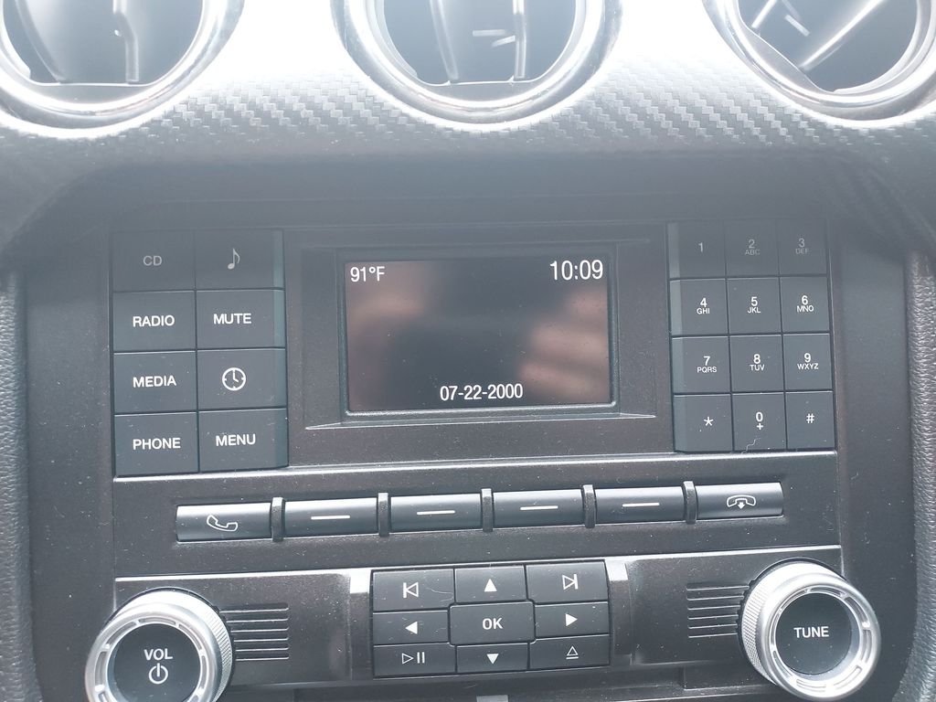 Used 2015 Black Ford V6 image 22