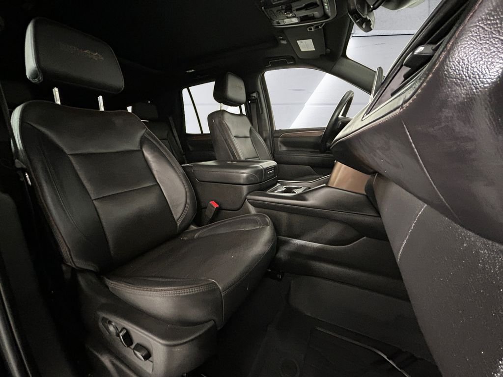 Used 2024 Black Chevrolet High Country image 14
