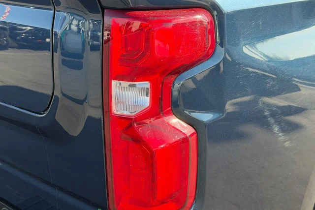 Used 2022 NORTHSKY BLUE METALLIC Chevrolet High Country image 7