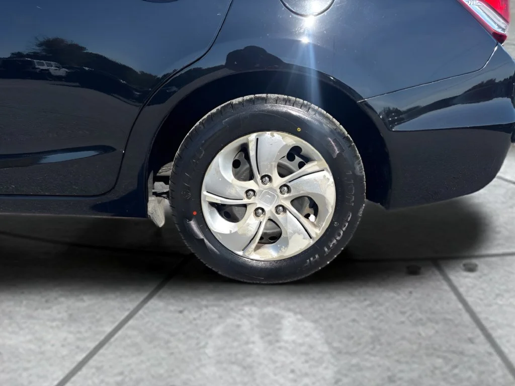 Used 2015  Honda LX image 25