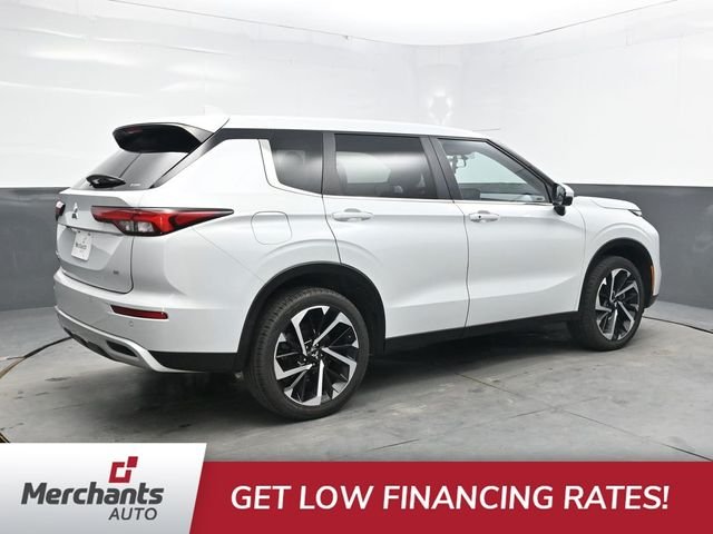 Used 2024 White Mitsubishi SE image 8