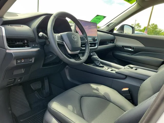 New 2026 Wind Chill Pearl Toyota Platinum image 19