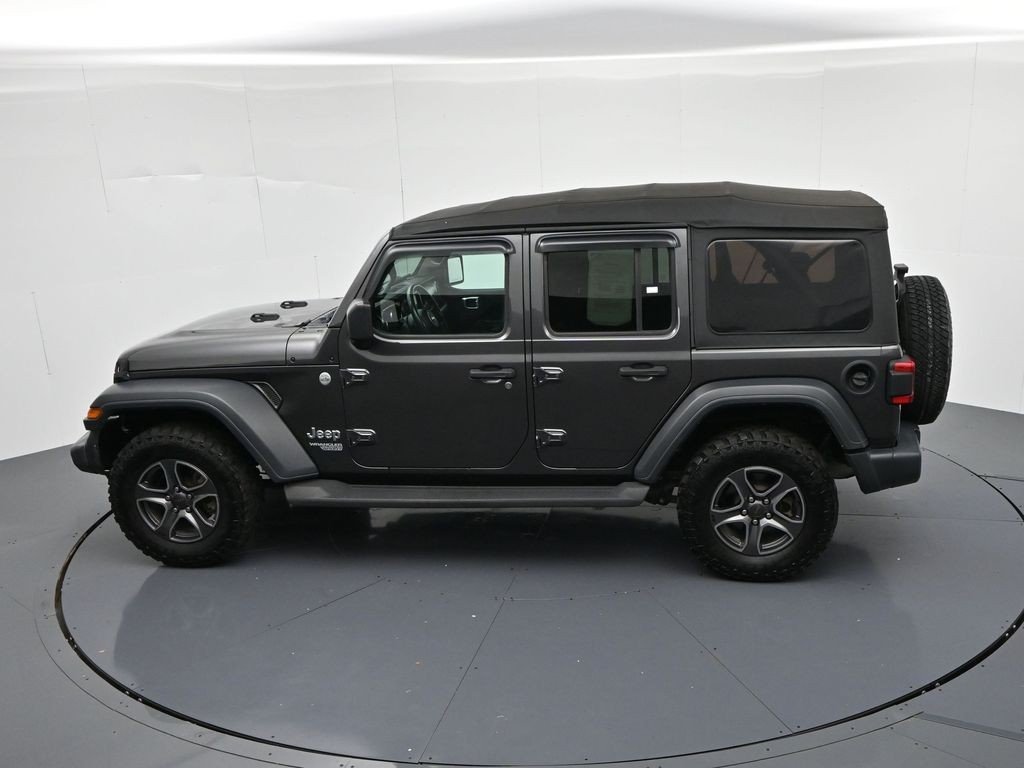 Used 2018 Crystal Metallic Jeep Unlimited Sport S image 17