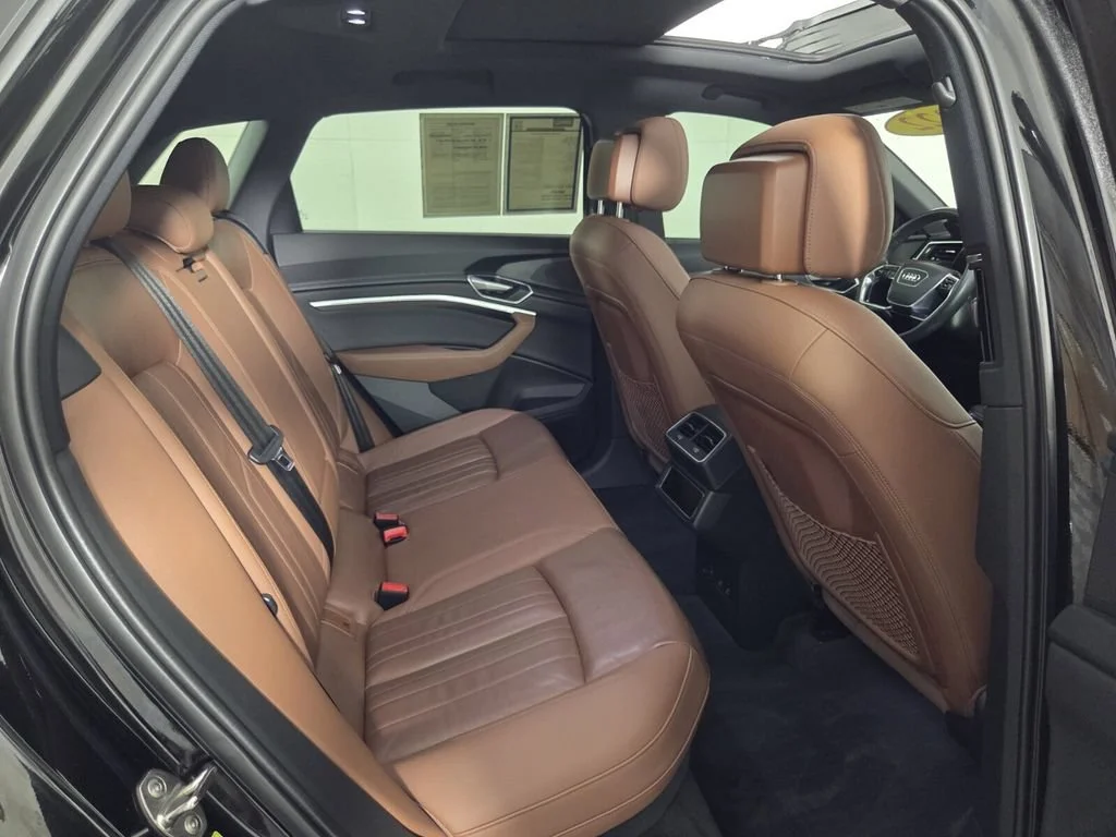 Used 2022 Brilliant Black Audi Premium image 27