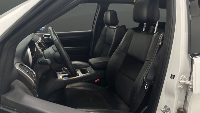 Used 2018 Bright White Clearcoat Jeep Altitude image 9
