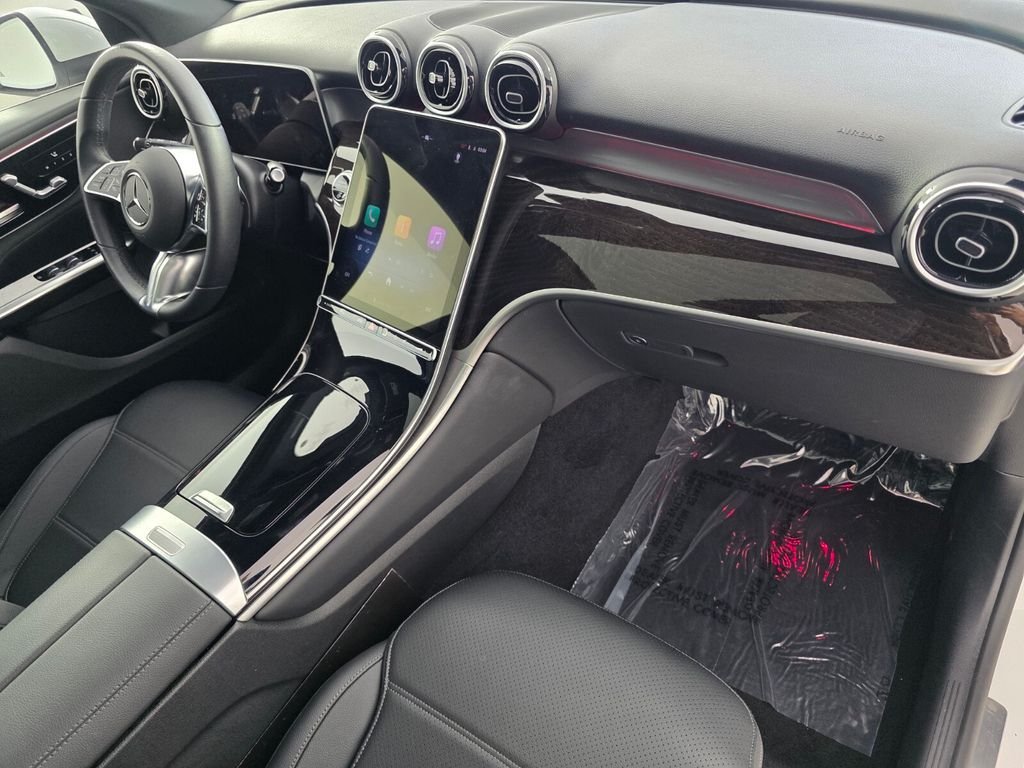 Certified Used 2025 White Mercedes-Benz GLC 300 image 29