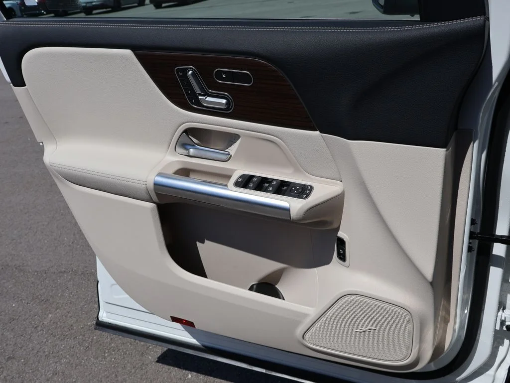New 2026 Polar White Mercedes-Benz GLA 250 image 35